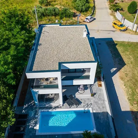 Villa Nelly