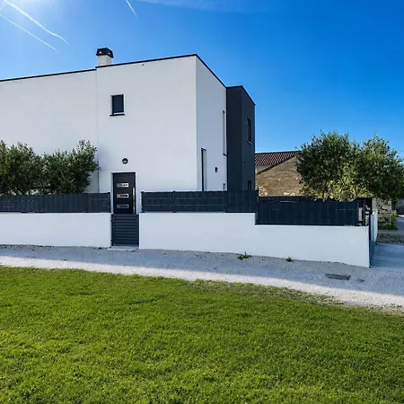 Villa Nelly