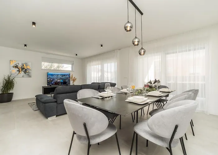 Nelly * Privlaka (Zadar)