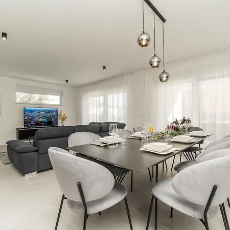 Nelly * Privlaka (Zadar)