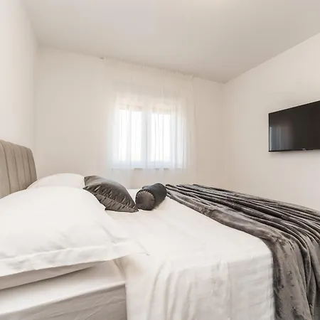 Nelly Privlaka (Zadar)