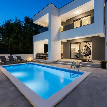 Villa Nelly
